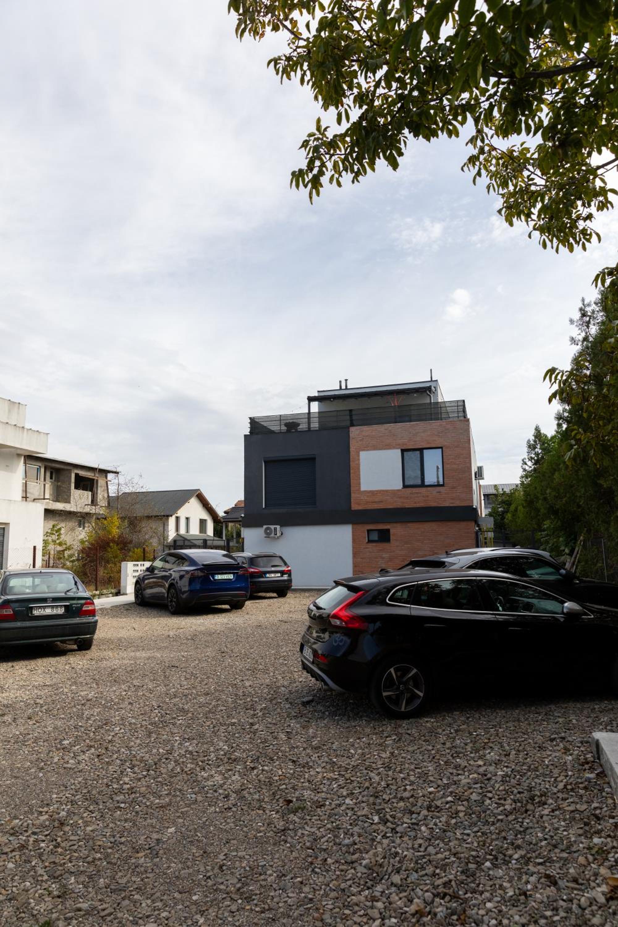 Studio 8 I One Bedroom Apartment I Airport I Therme view 3