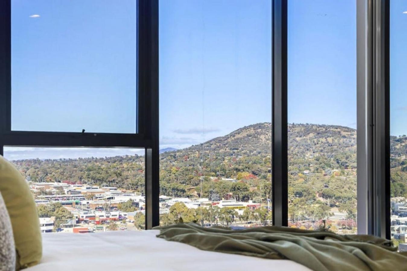 Stunning Views on the 21st Floor at Woden