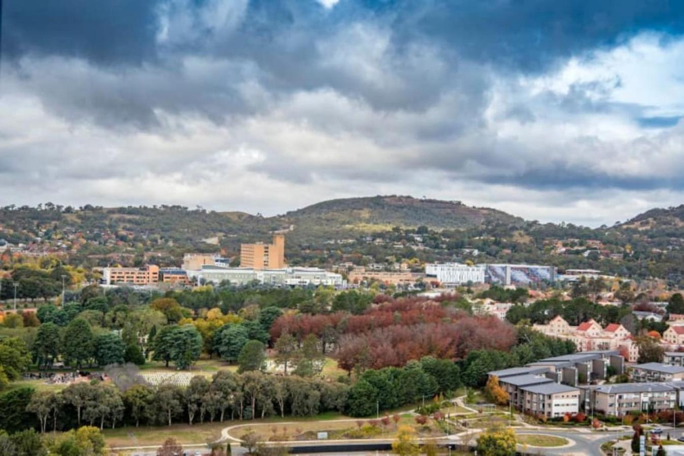 Stunning Views on the 21st Floor at Woden