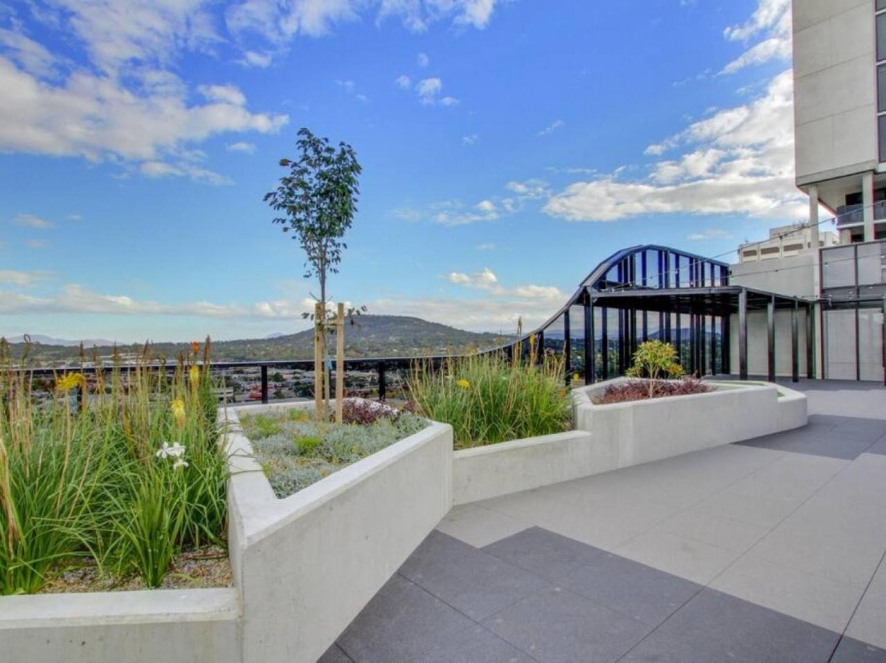 Stunning Views on the 21st Floor at Woden