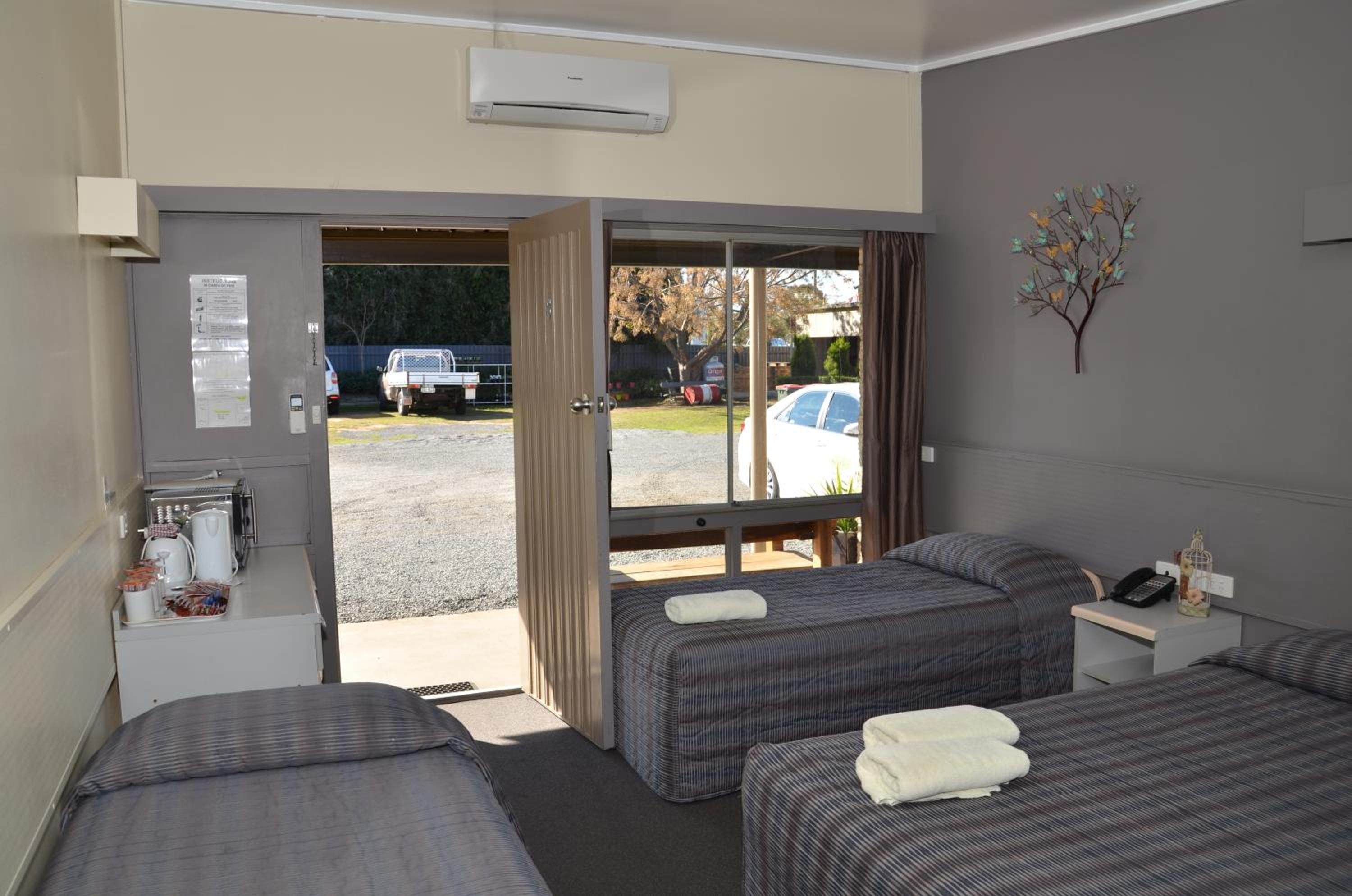 Warwick Motor Inn