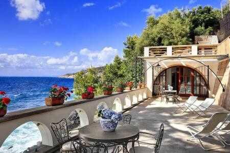 GOCCE VILLAS - Vera ed il Vervece On the Sea photo 3