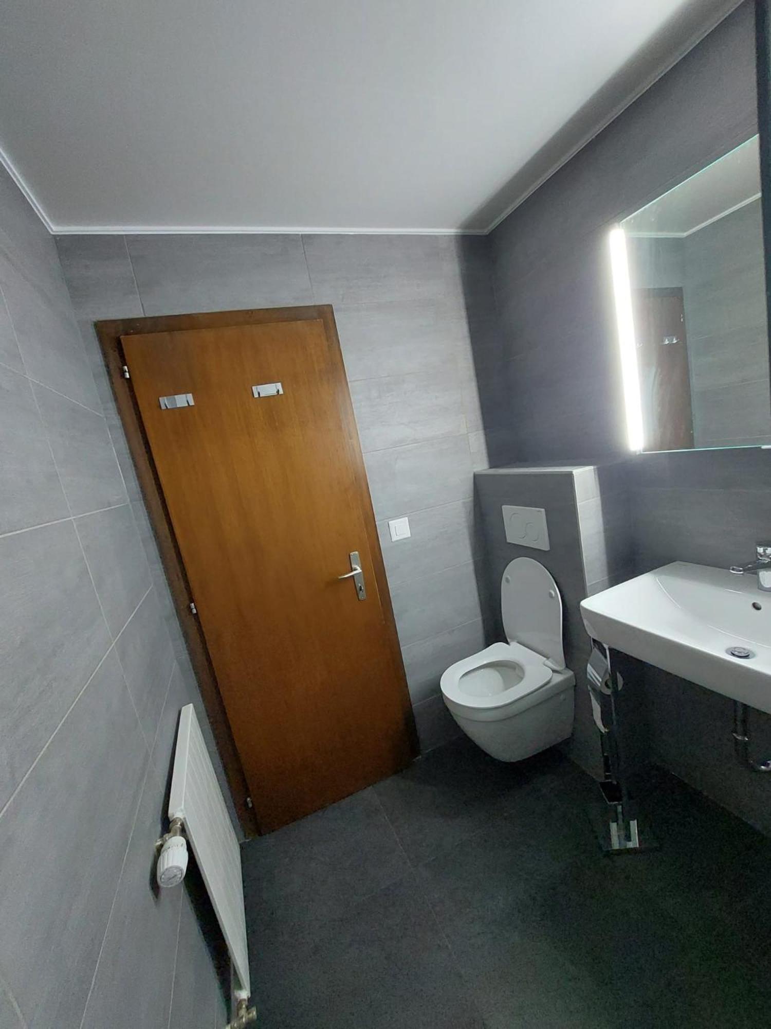 MP24 Ski in, out apartment on slopes with indoor private parking space