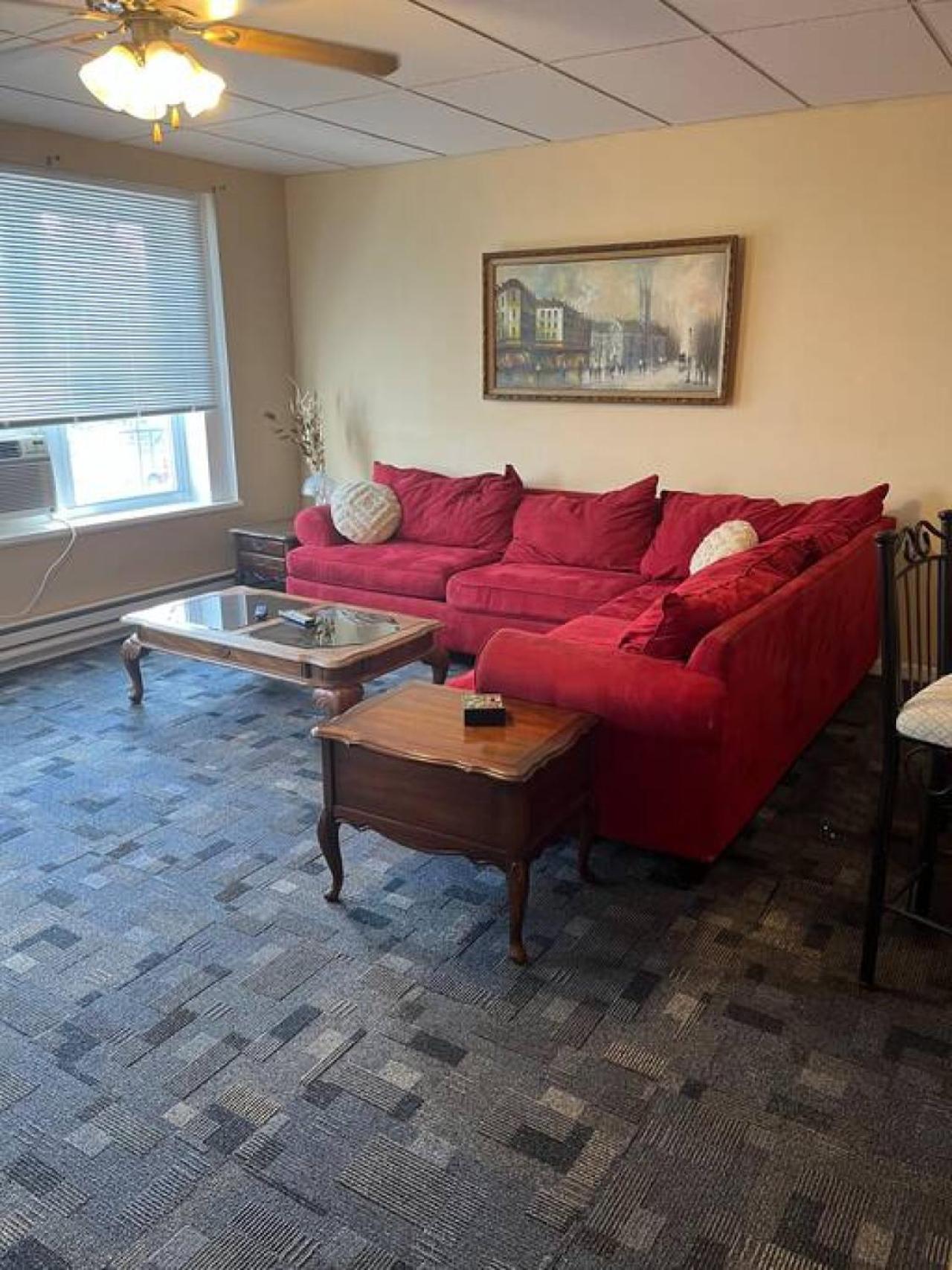 Spacious Apt near Guthrie Packer view 5