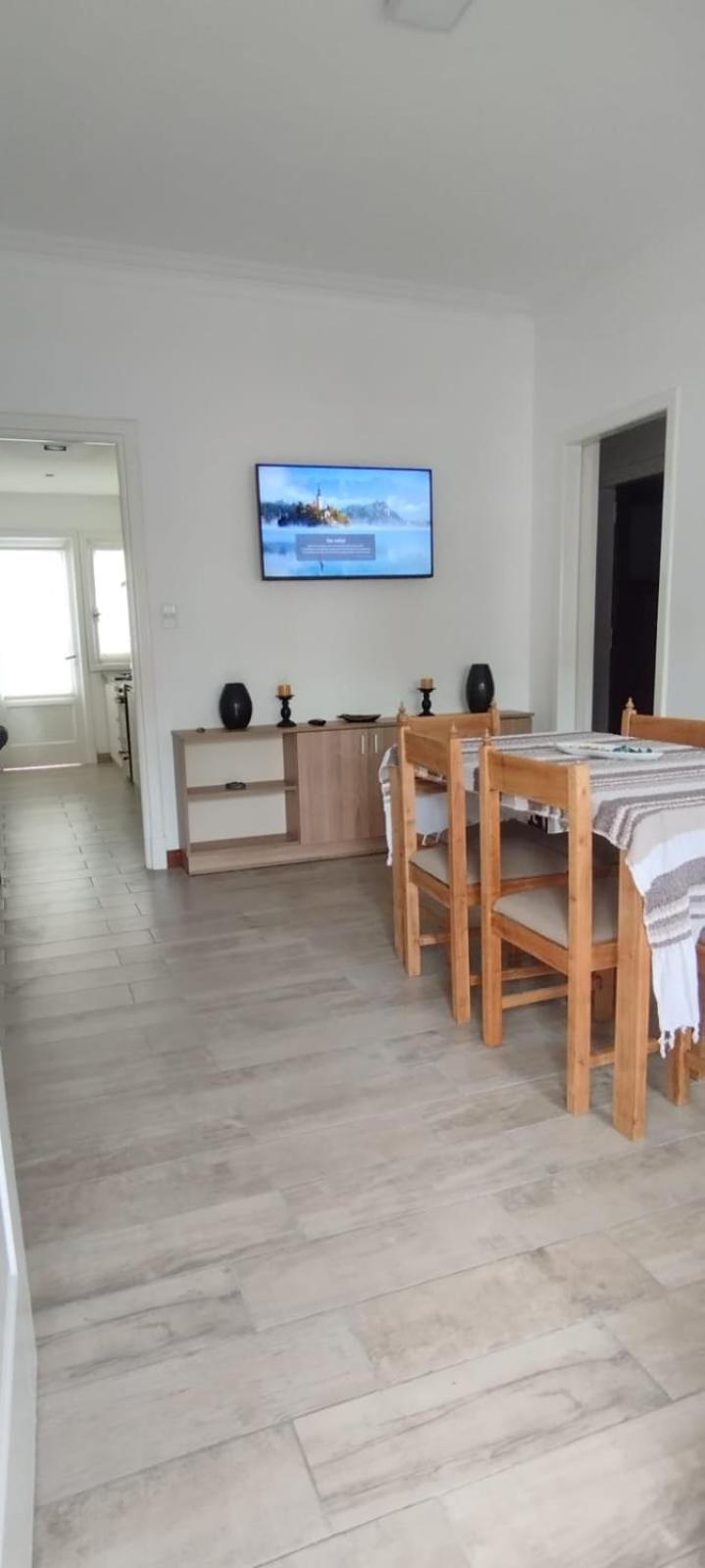 Cómoda Casita reciclada con patio/parrilla