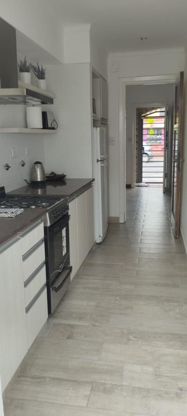 Cómoda Casita reciclada con patio/parrilla