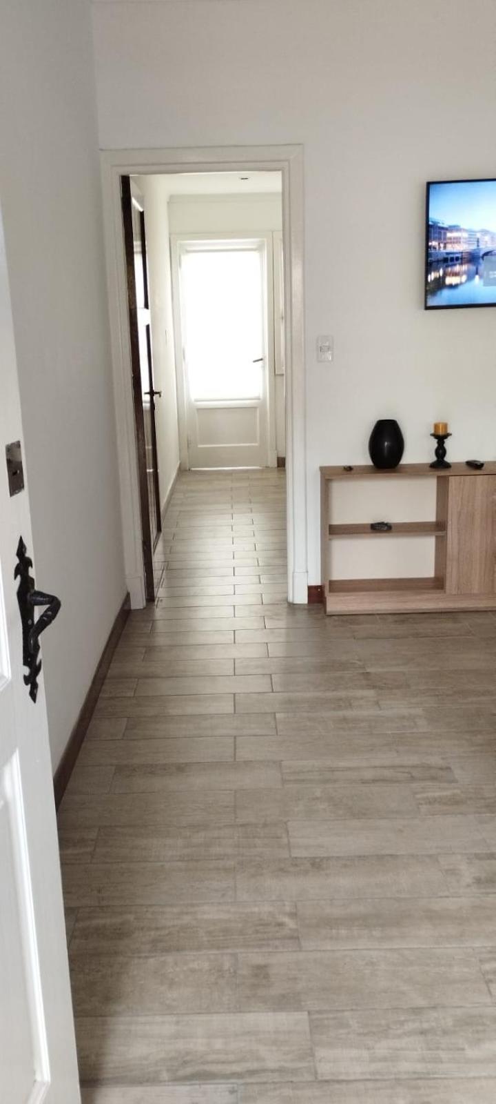 Cómoda Casita reciclada con patio/parrilla