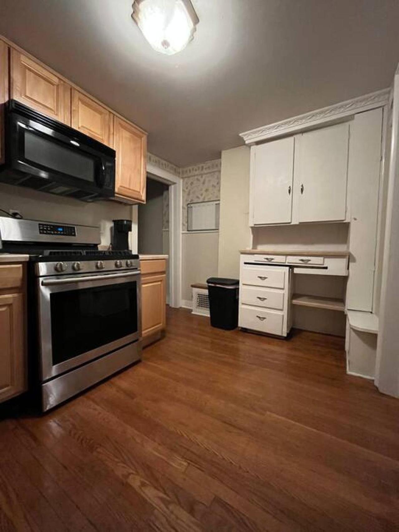 Intimate 1 Bedroom Apt by UHS view 3