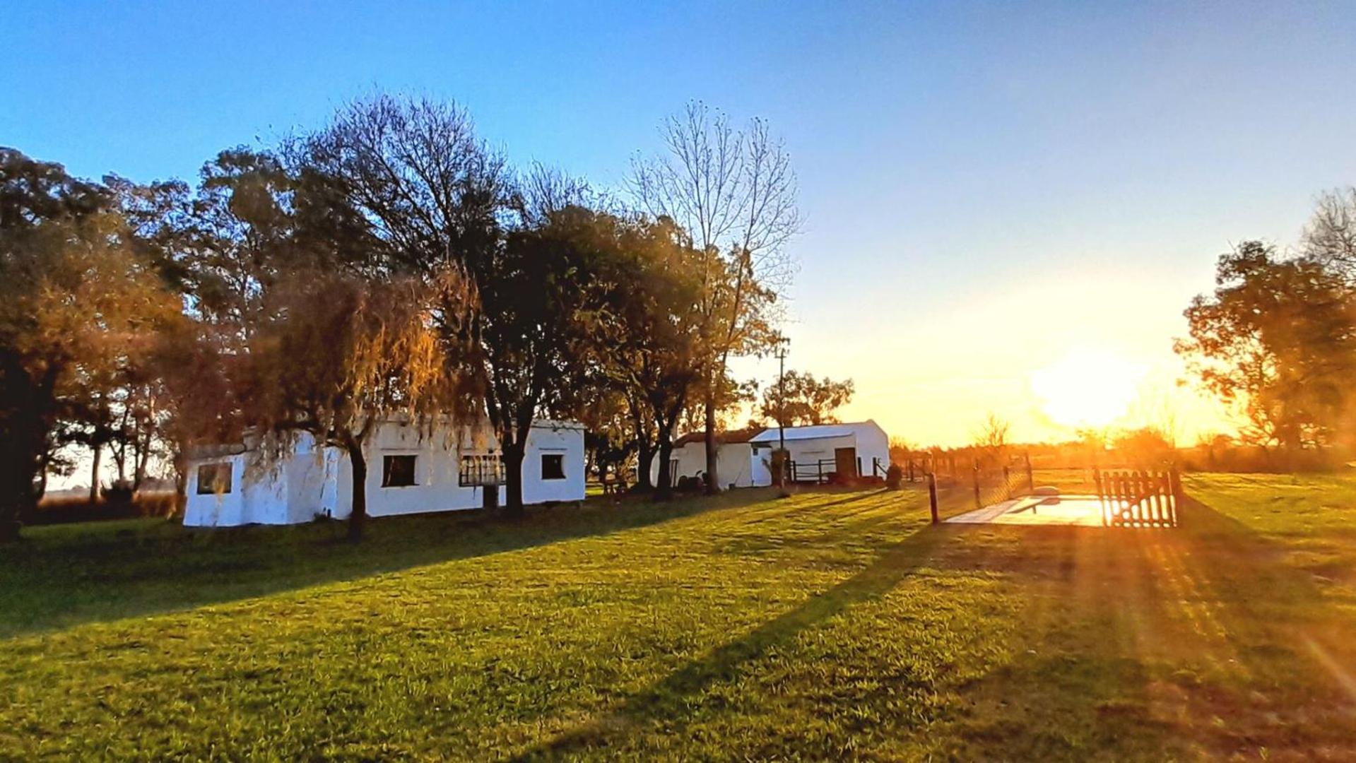 Casa de campo en Zapiola , Lobos, Buenos Aires.