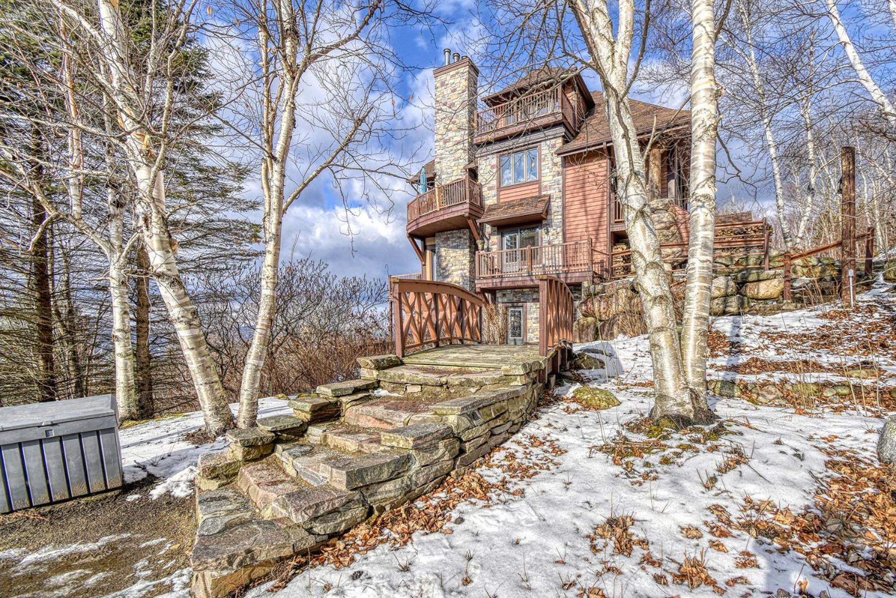 124 Algonquin - Ski In Out Tremblant Mountainside Chalet