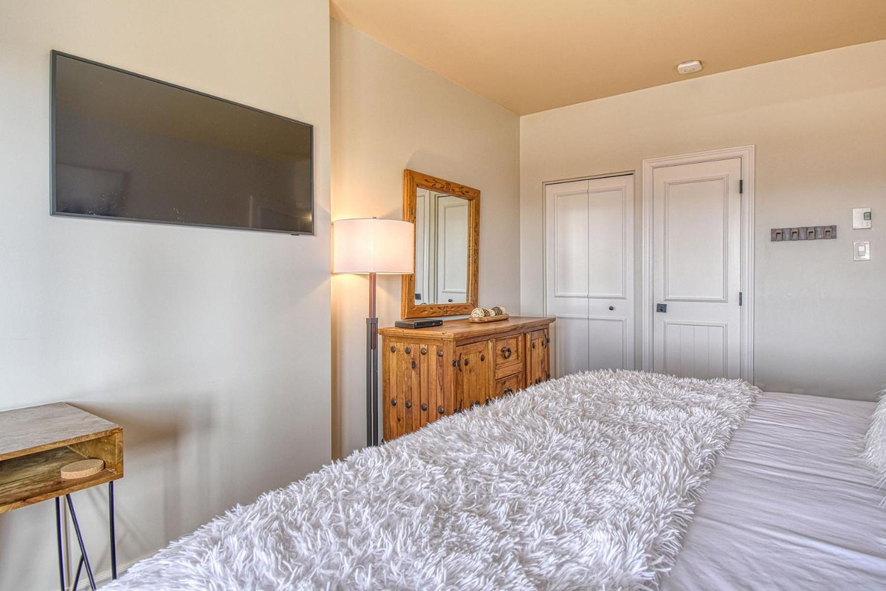 124 Algonquin - Ski In Out Tremblant Mountainside Chalet