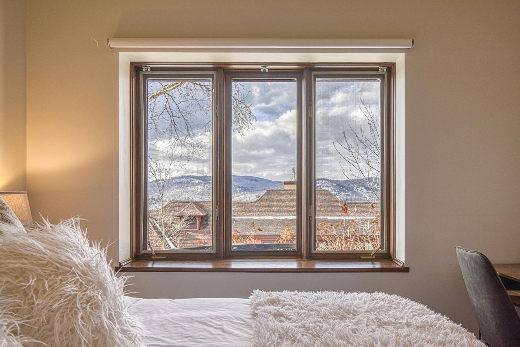 124 Algonquin - Ski In Out Tremblant Mountainside Chalet