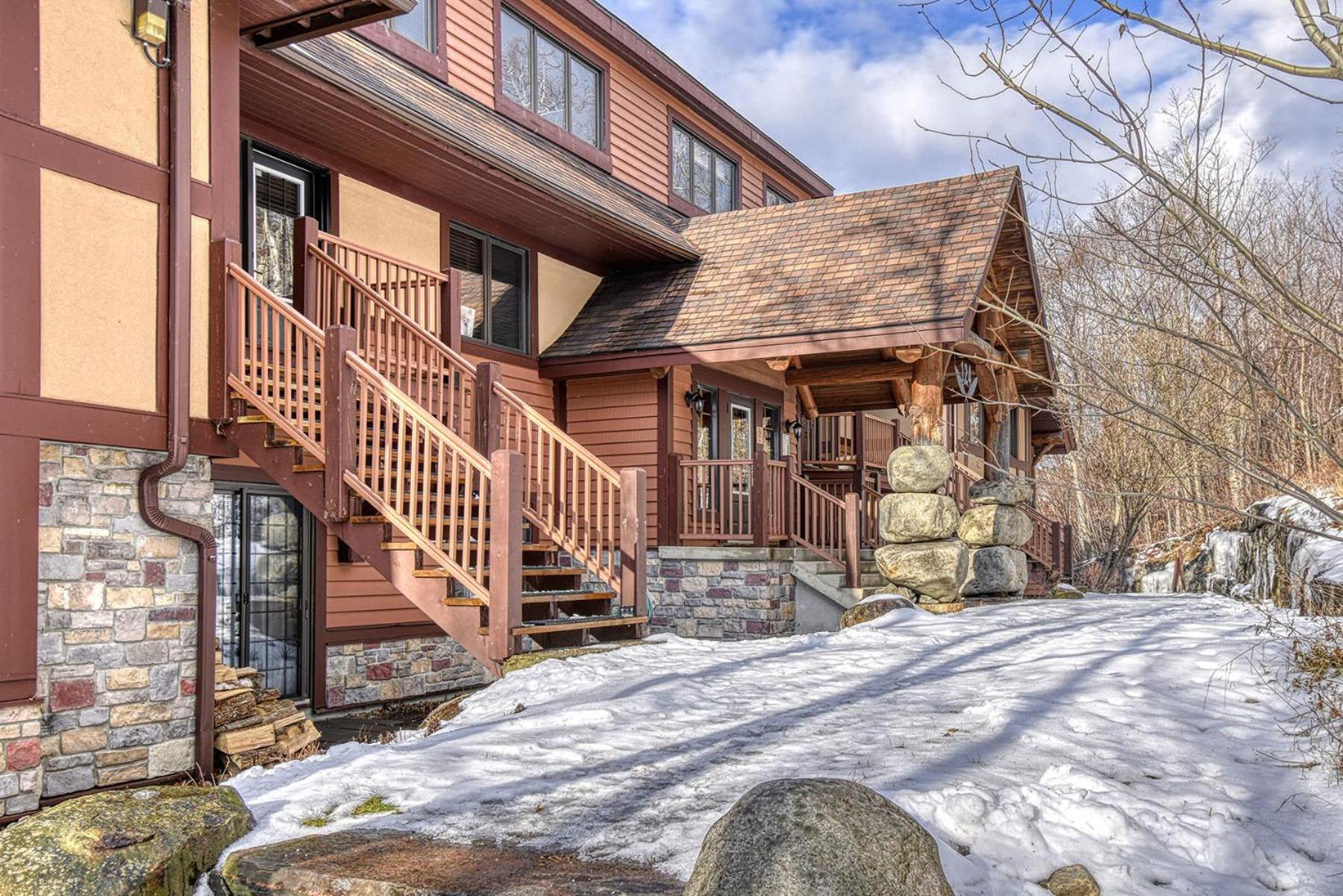 124 Algonquin - Ski In Out Tremblant Mountainside Chalet