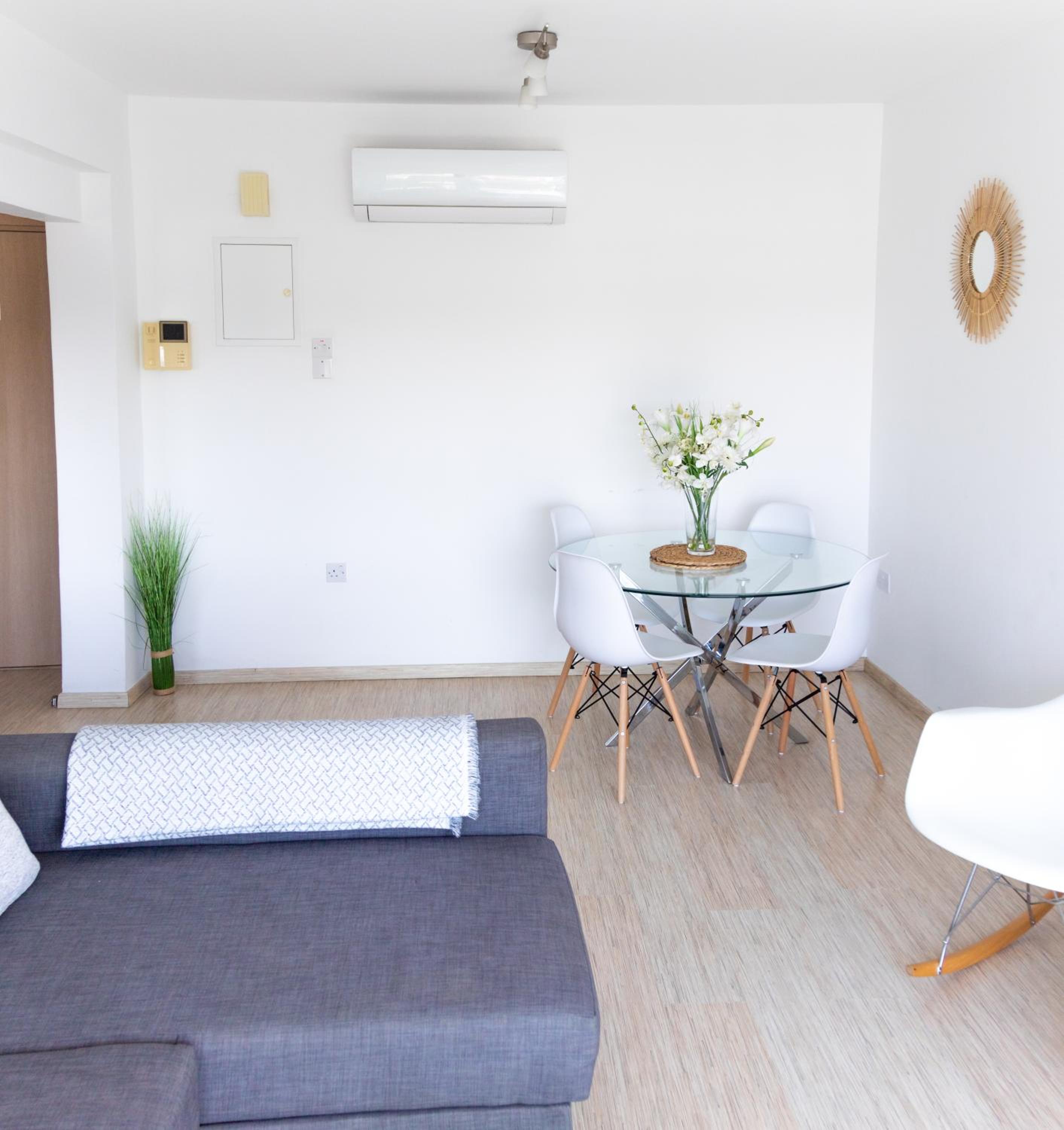 Seaview Apartment (Excellent Location)