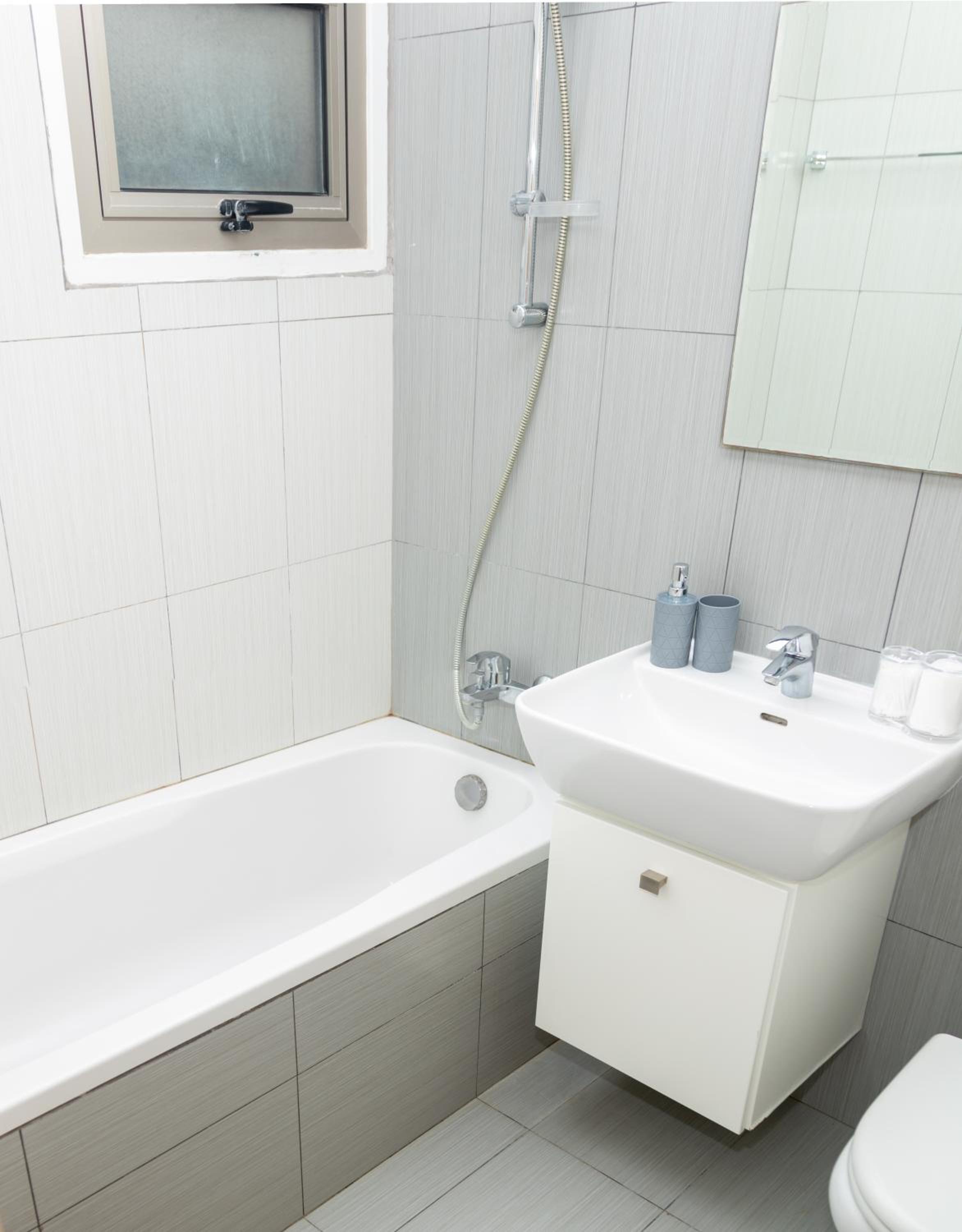 Seaview Apartment (Excellent Location)