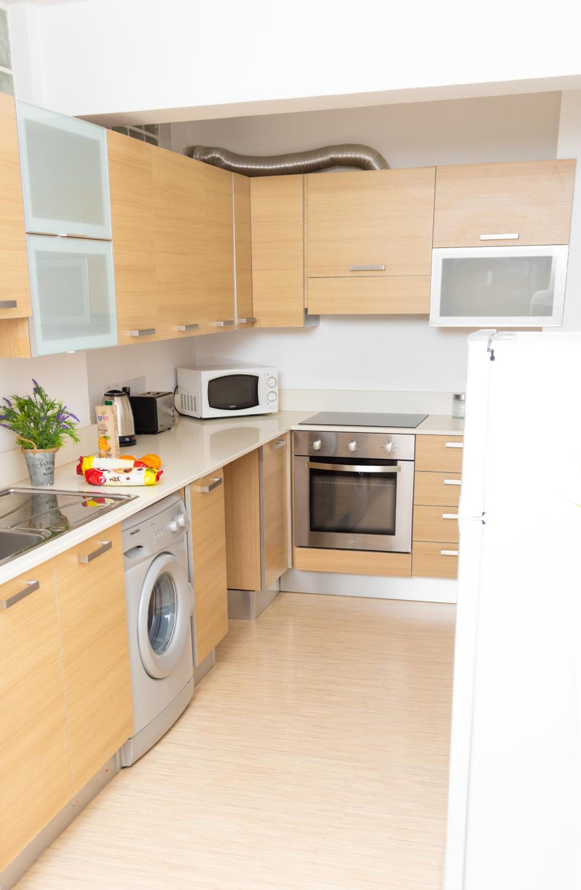 Seaview Apartment (Excellent Location)