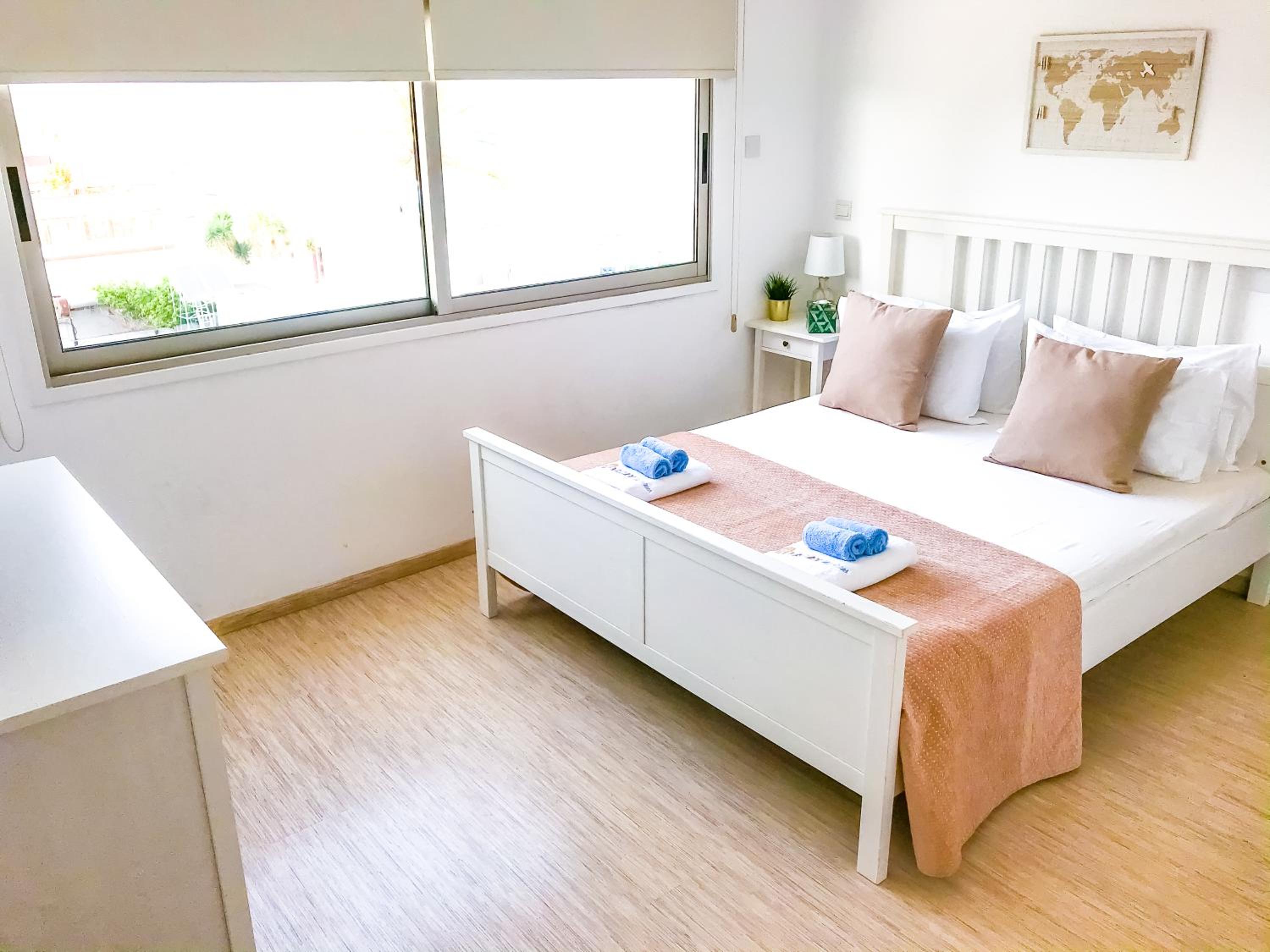 Seaview Apartment (Excellent Location)