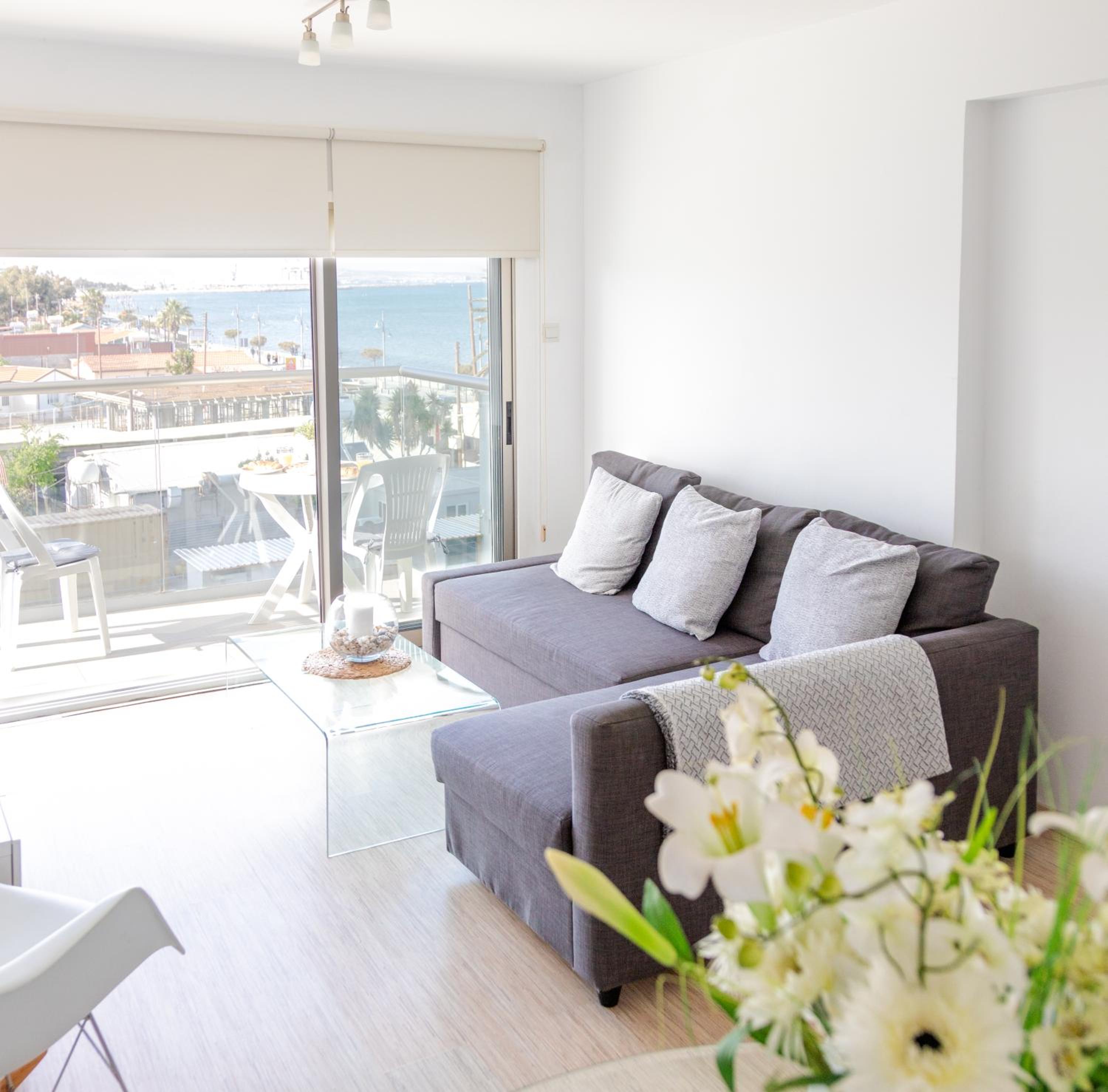 Seaview Apartment (Excellent Location)