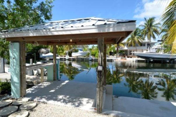 West Plaza Del Lago