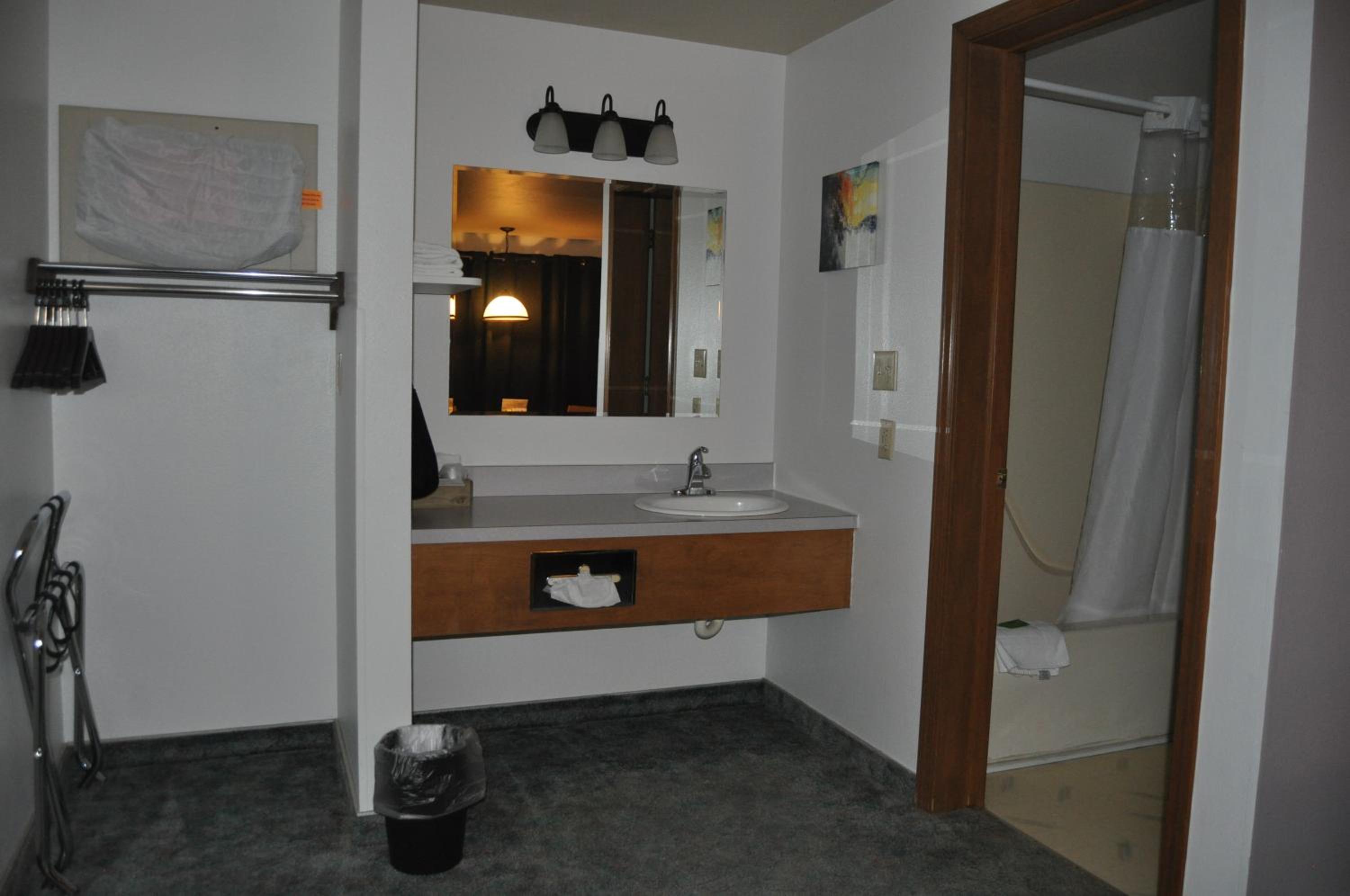 Moriah Motel view 4