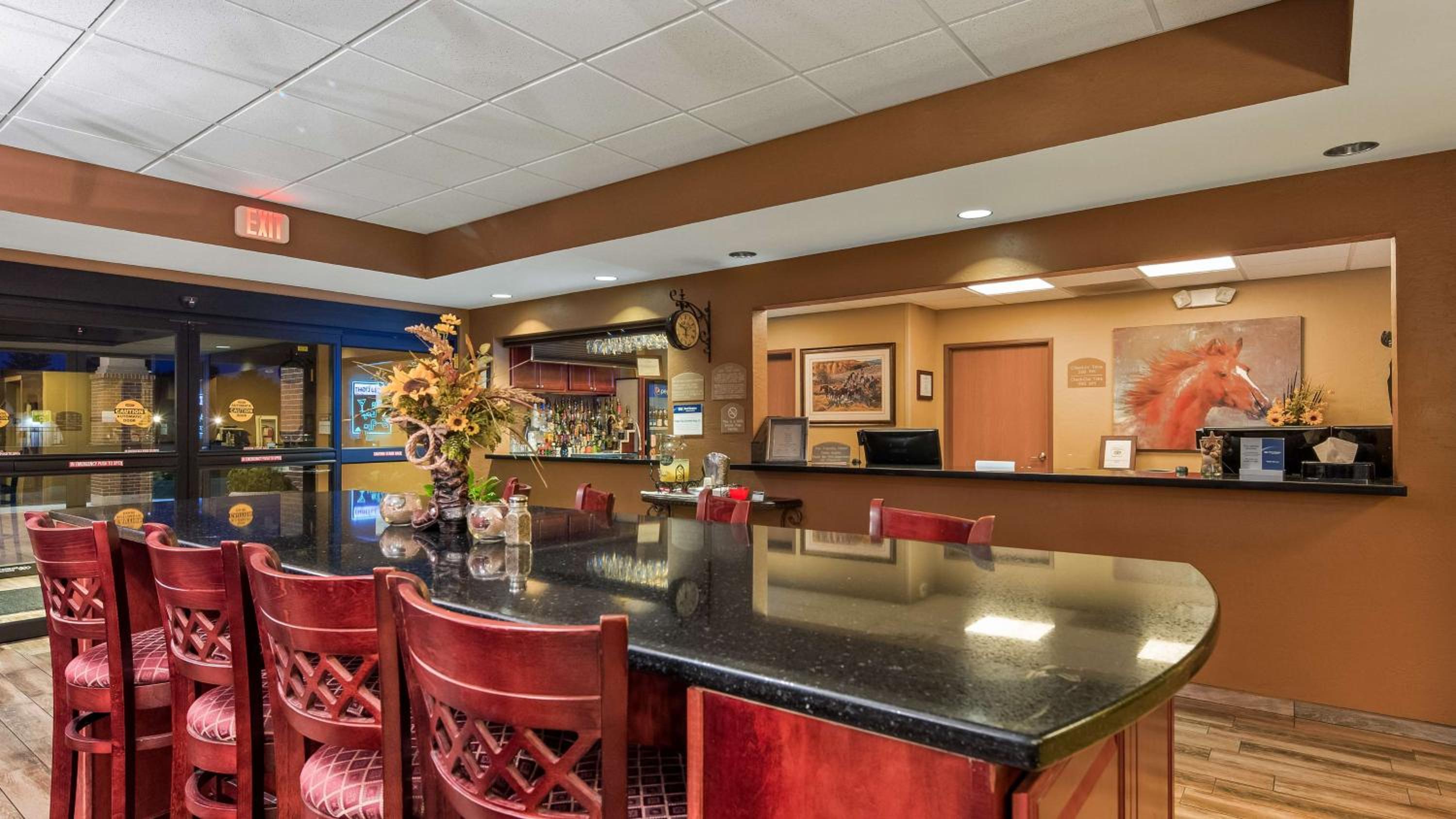 Dodge City Vacations - Best Western North Edge Inn - Property Image 2