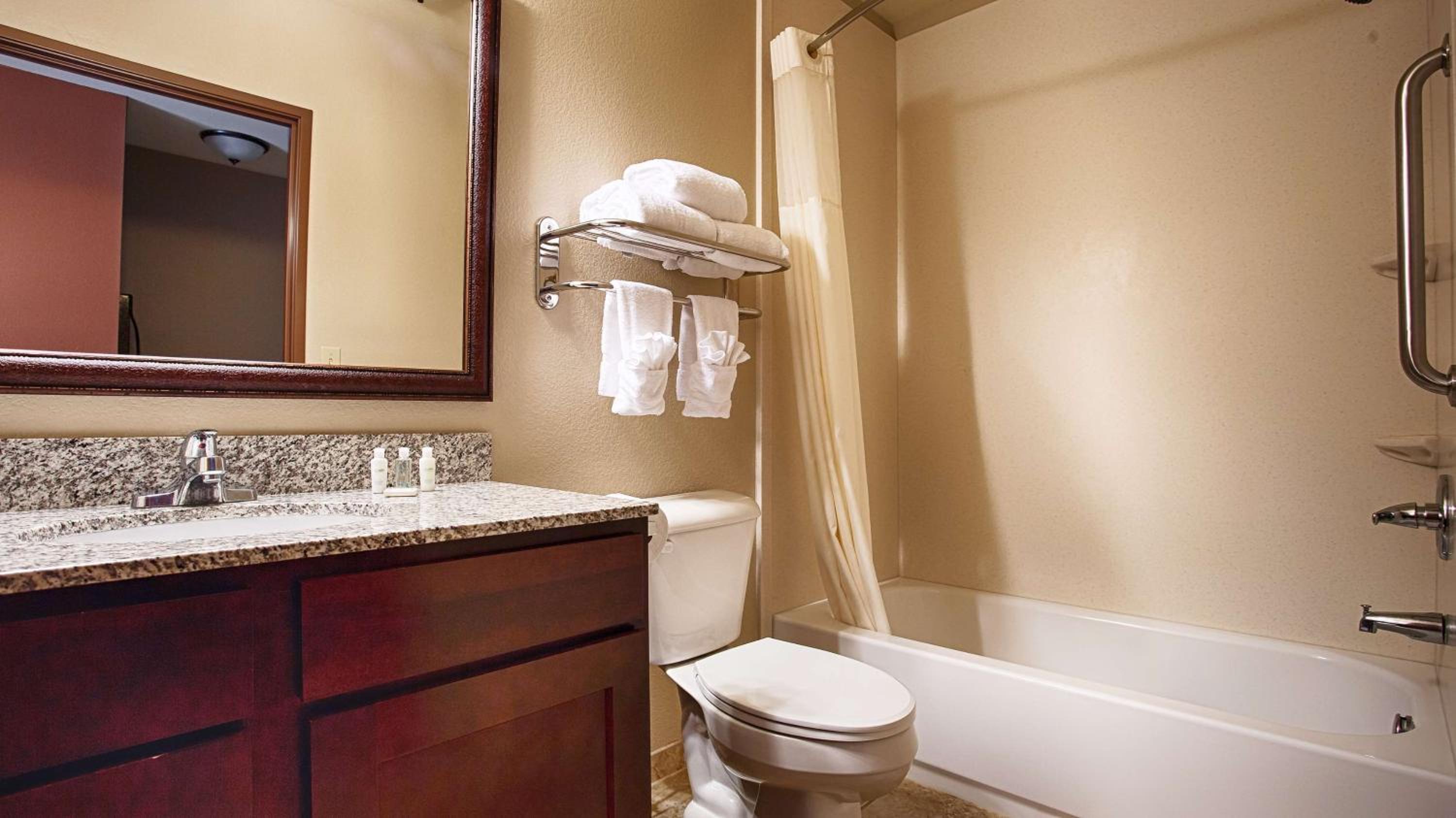 Dodge City Vacations - Best Western North Edge Inn - Property Image 7