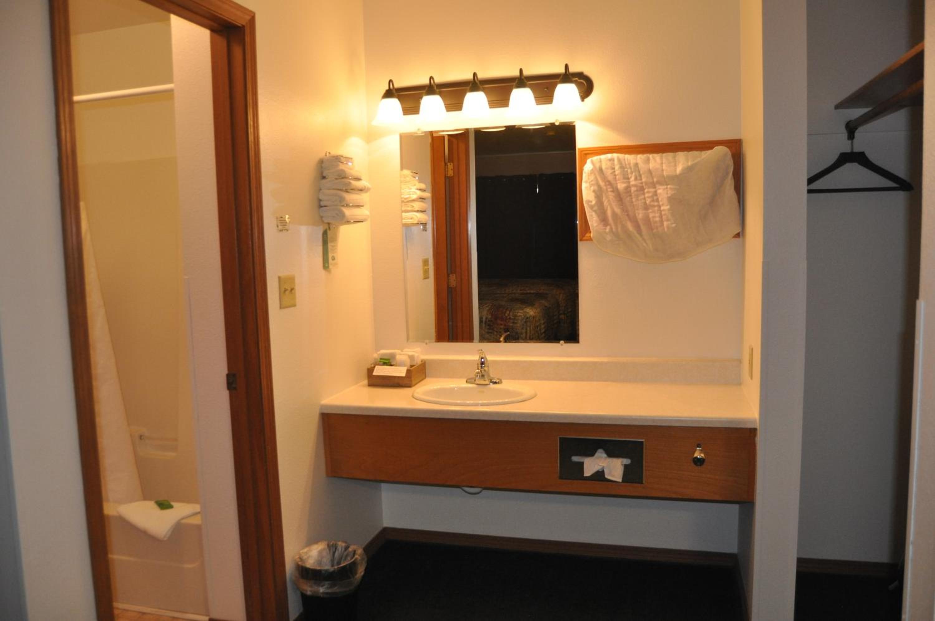 Moriah Motel view 5