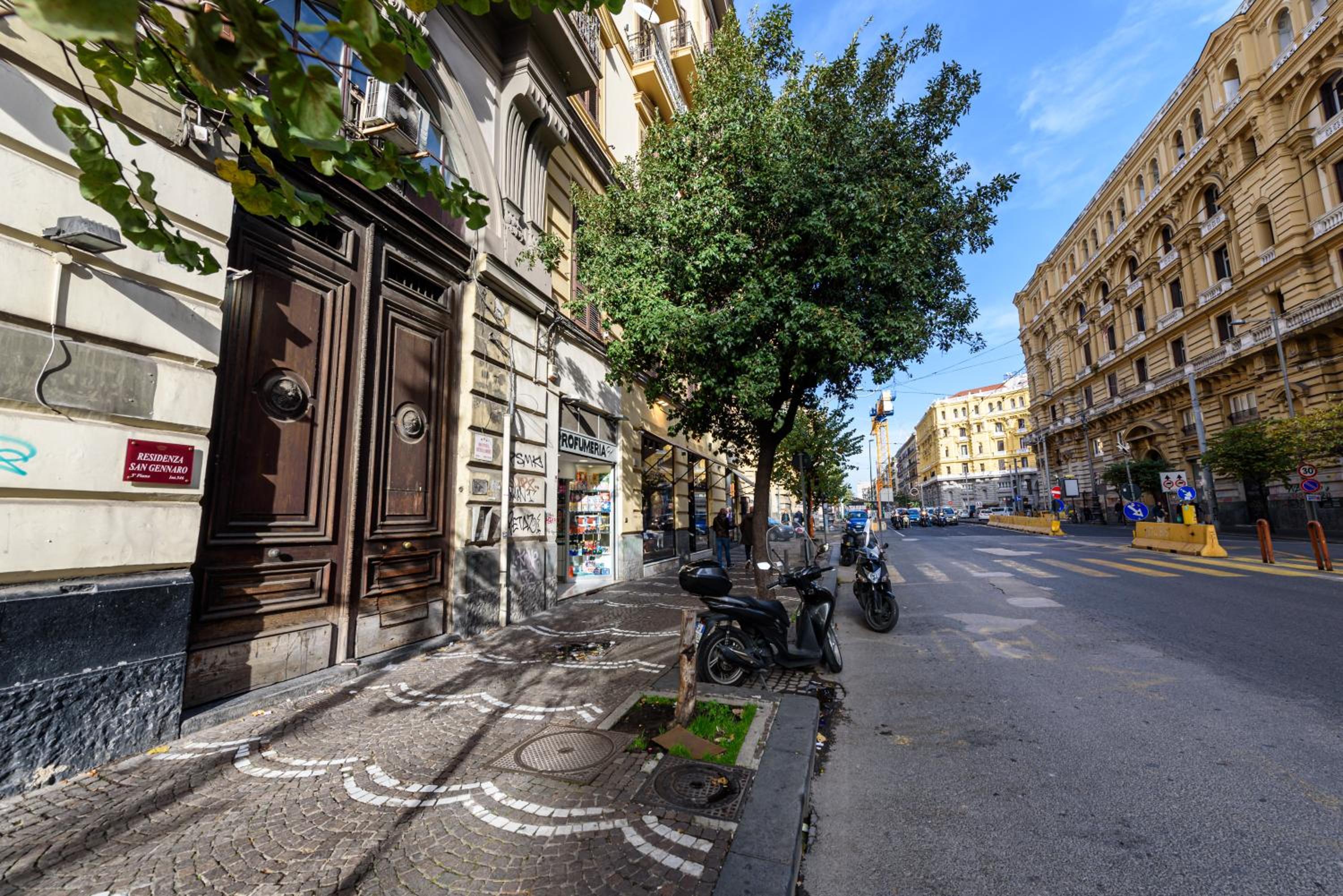 DUOMO Luxury Apartment in City Center