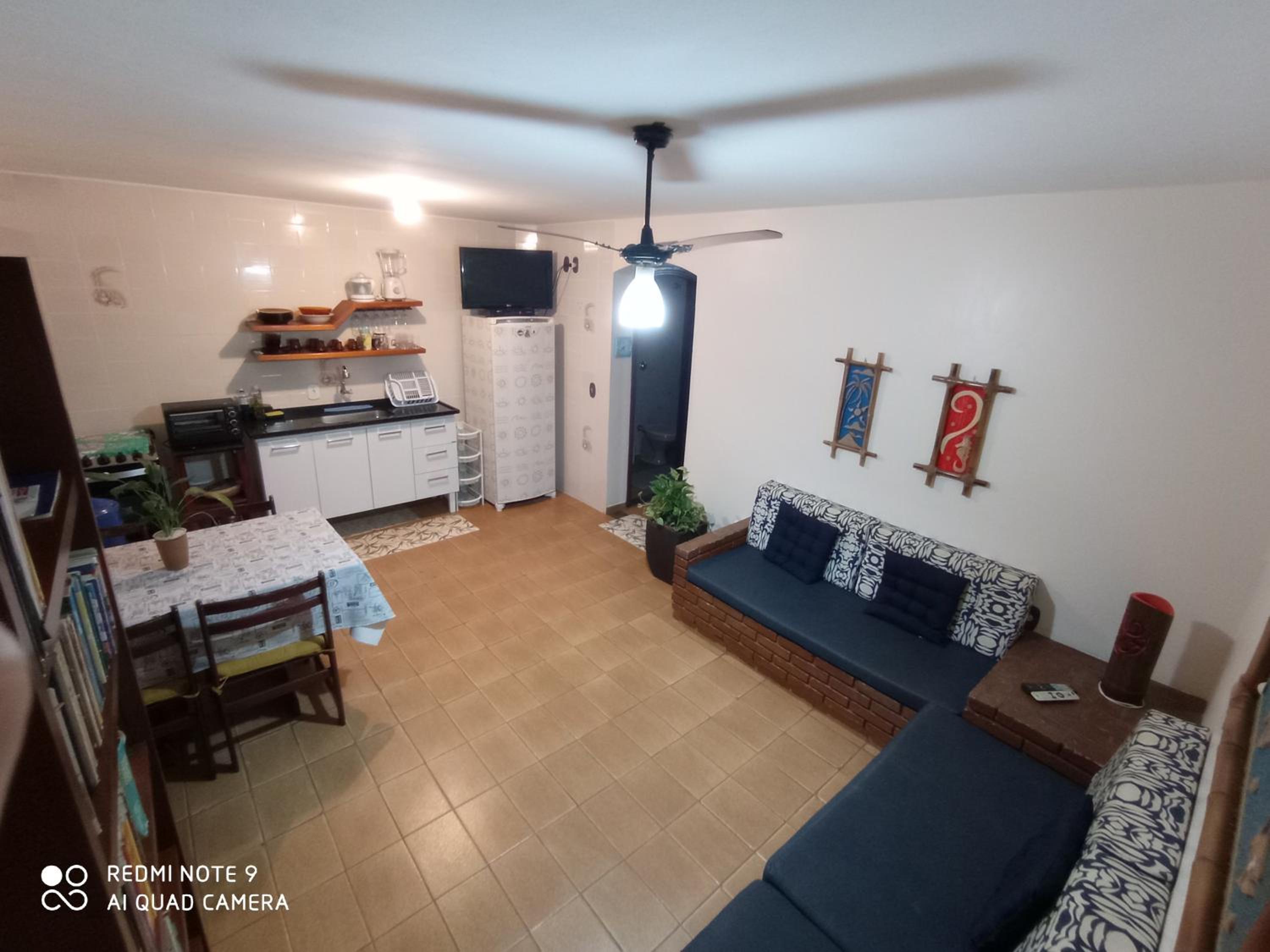 Apartamento com piscina no Lázaro