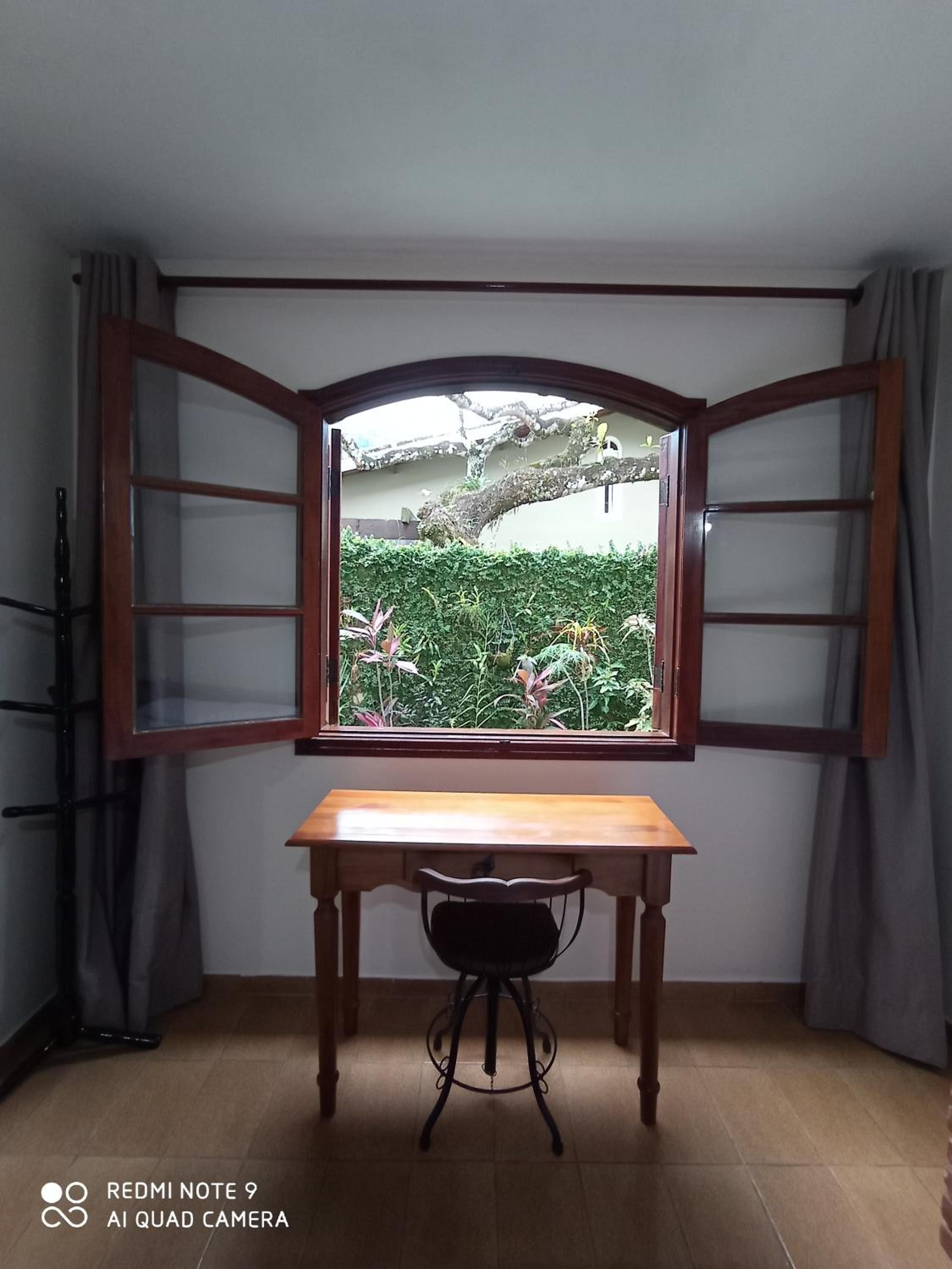 Apartamento com piscina no Lázaro