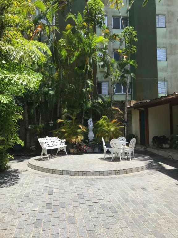 Apartamento com piscina no Lázaro