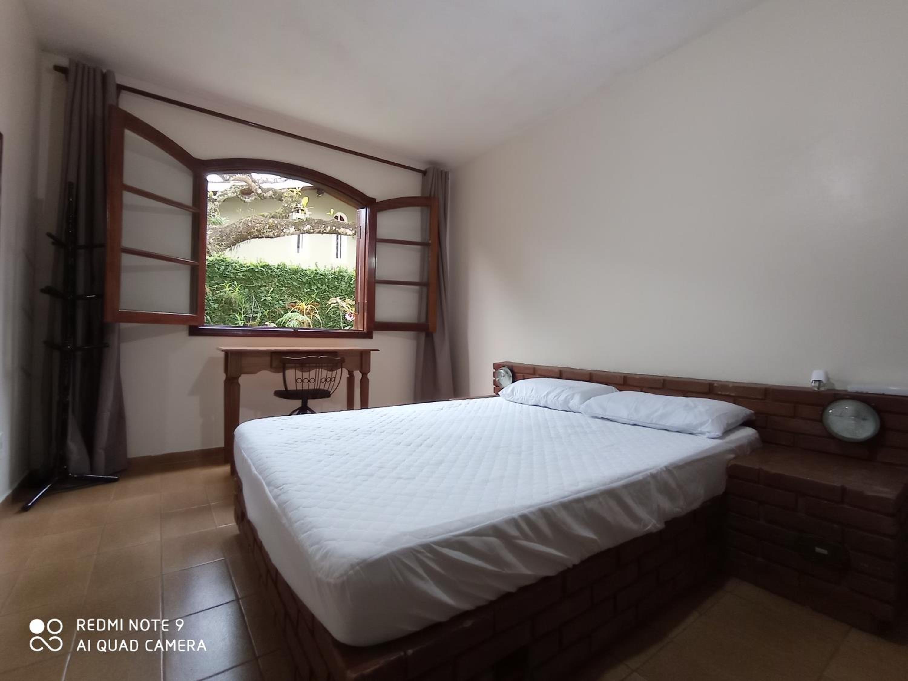 Apartamento com piscina no Lázaro