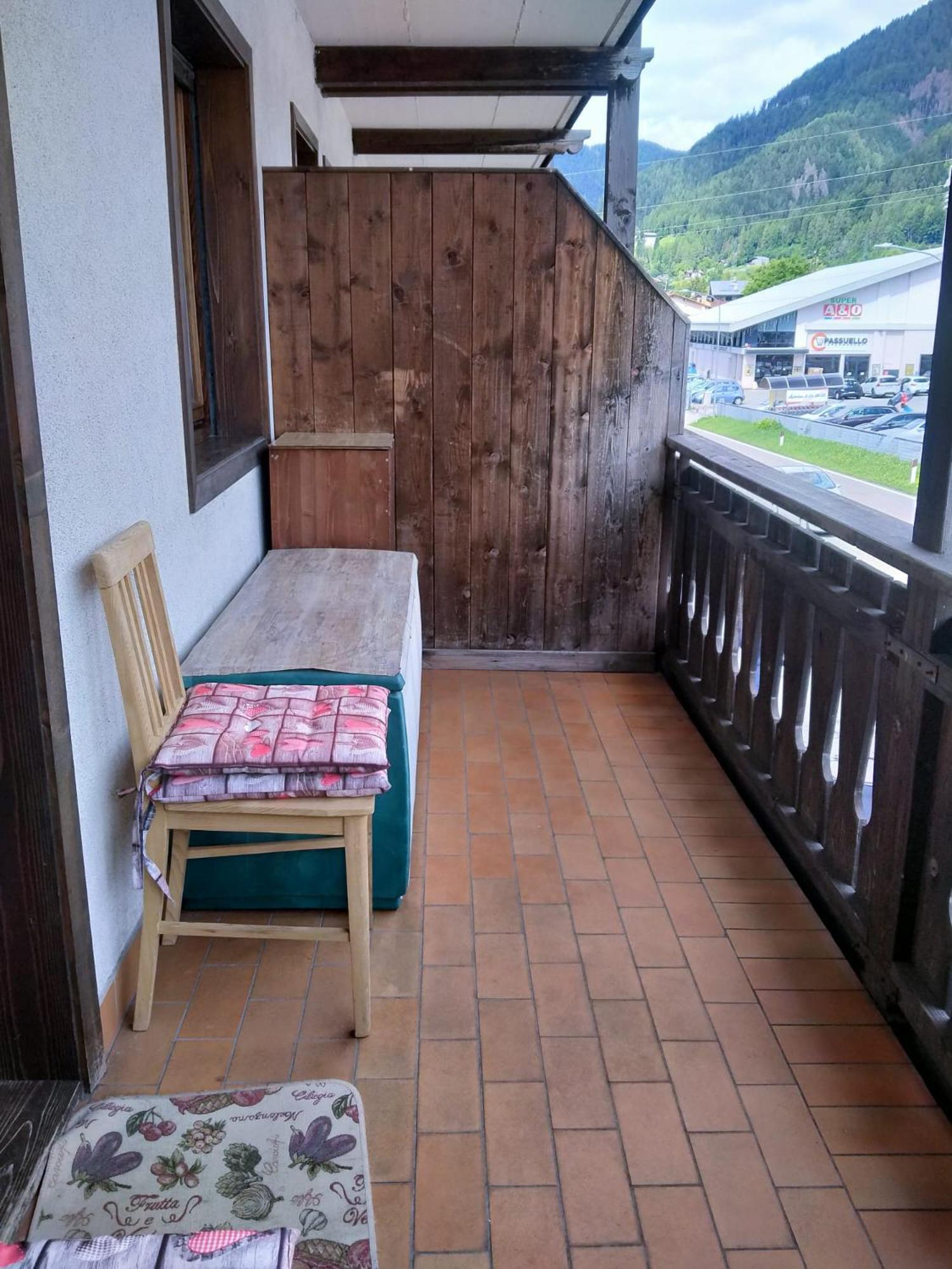 Breakfast around the mountains