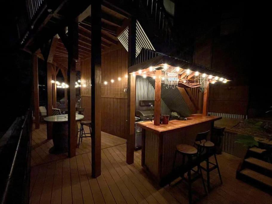 Peaceful Cabin Home with Breathtaking View! view 2