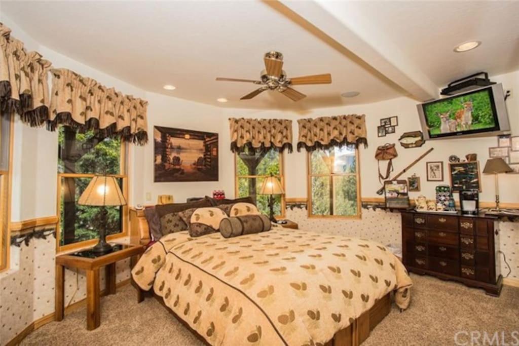 Peaceful Cabin Home with Breathtaking View! view 5