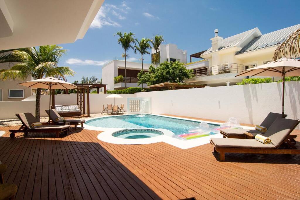 Casa Mansão Reveillon Jurerê In 100mts da praia