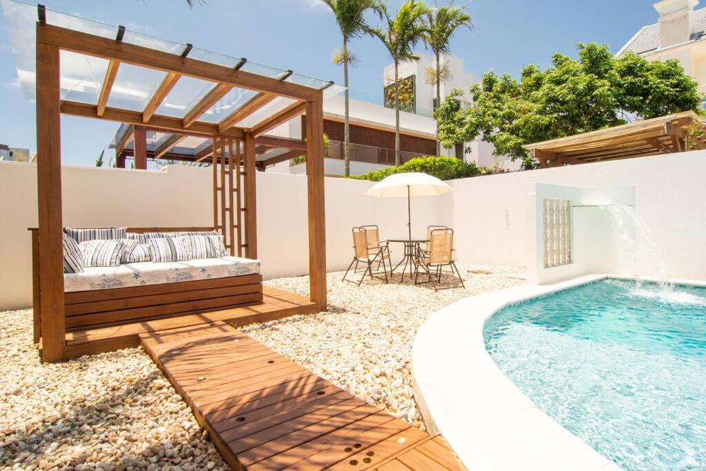 Casa Mansão Reveillon Jurerê In 100mts da praia