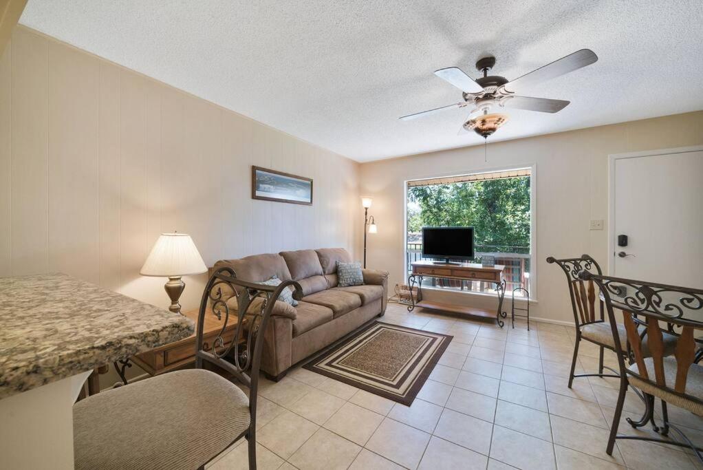 Lake LBJ Lakefront Condo Getaway view 5