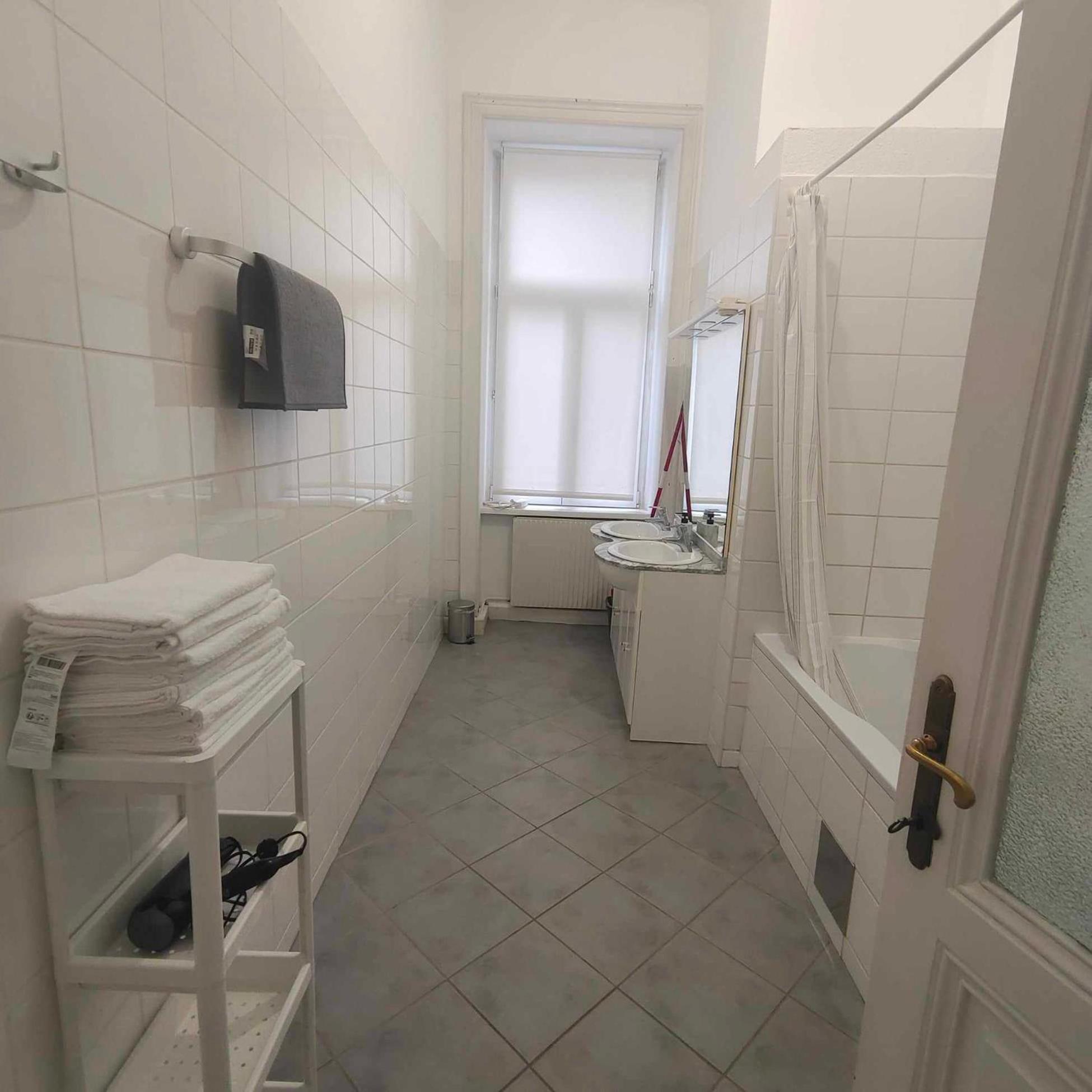 Large 4 room apartment in the center of Vienna