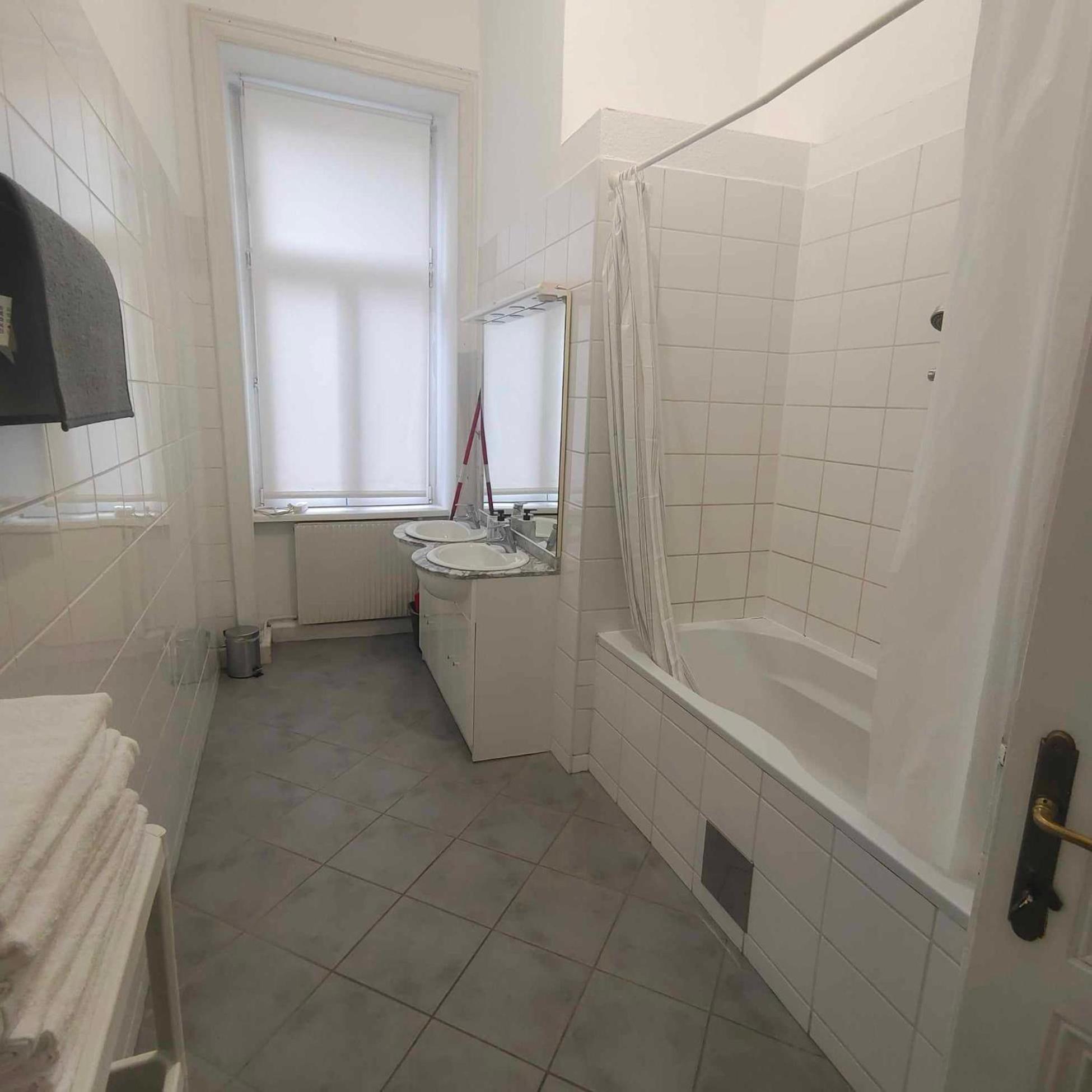 Large 4 room apartment in the center of Vienna