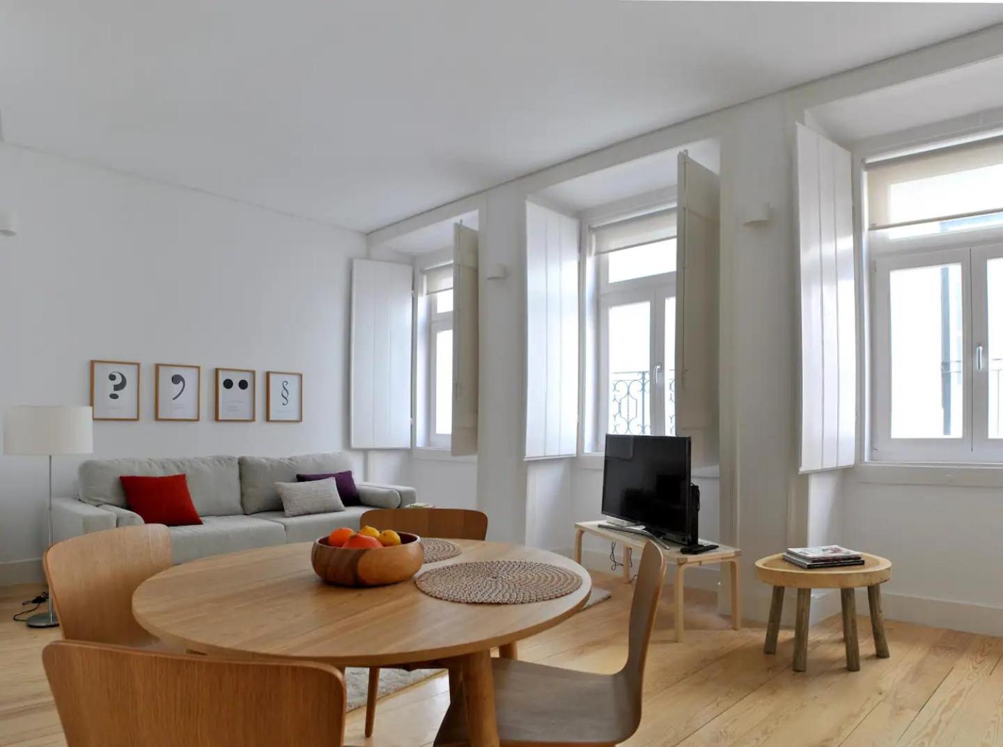 Alfama Confortable Apartment near Cathedral view 2
