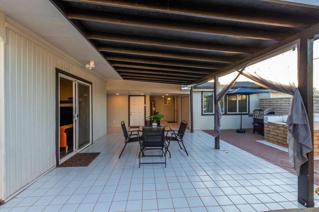 New Stylish Midtown With One Bedroom (Unit D) view 5