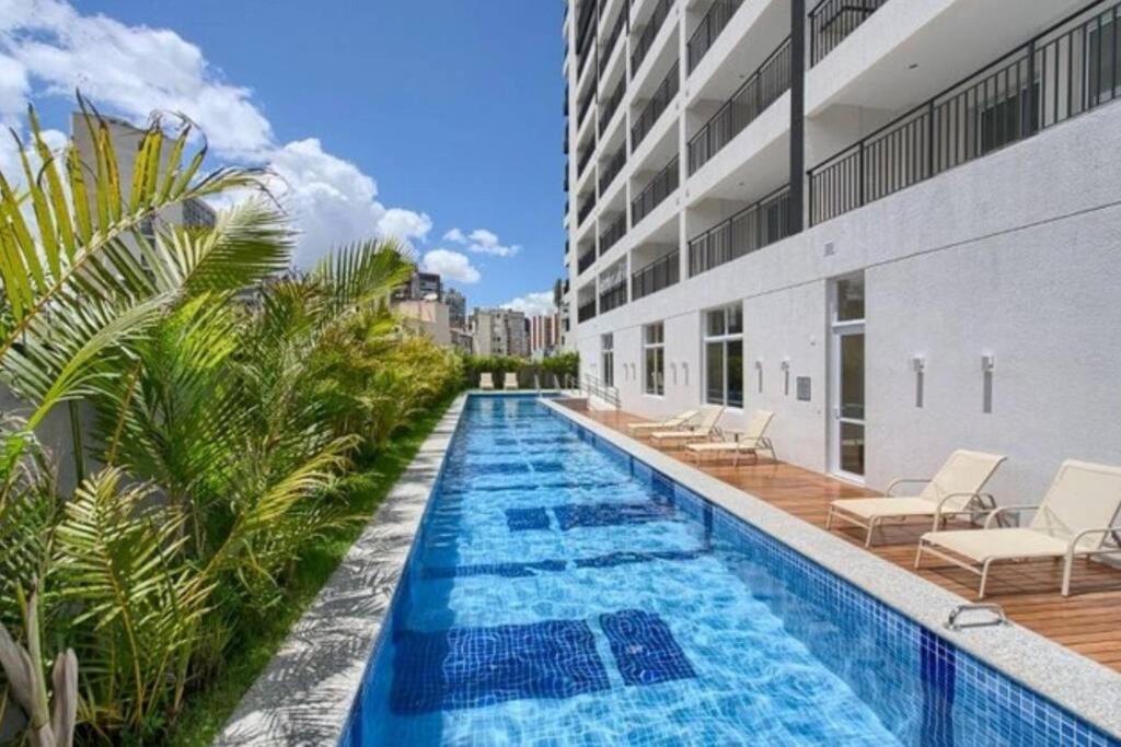 Flat sensacional 5 pessoas em condomínio moderno 2 suites climatizados