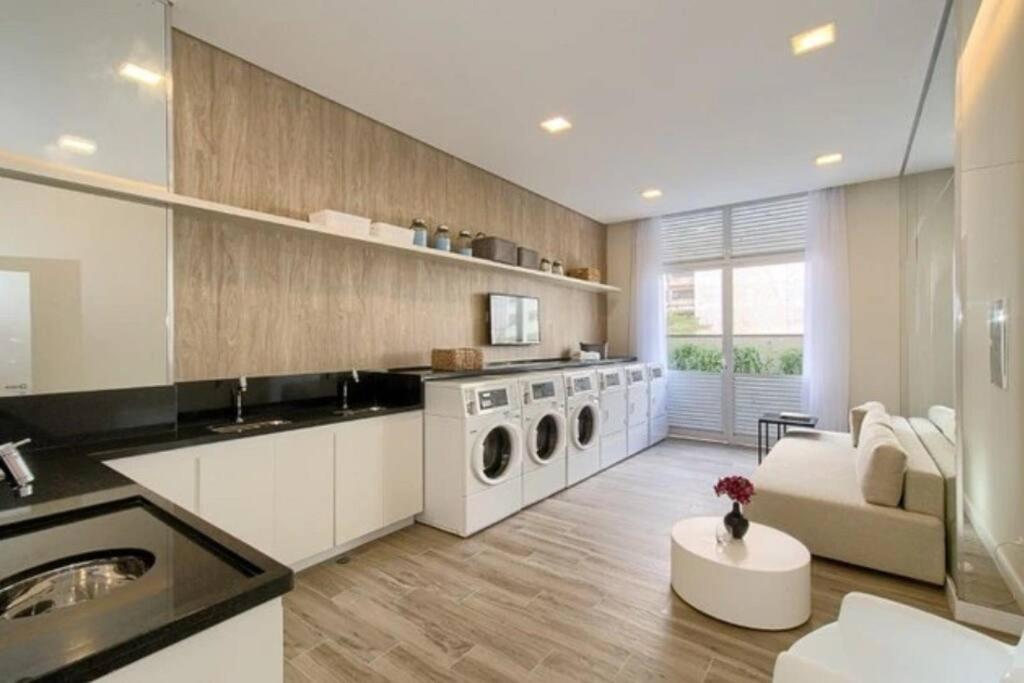 Flat sensacional 5 pessoas em condomínio moderno 2 suites climatizados