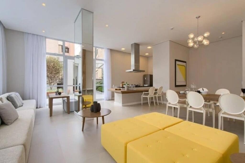Flat sensacional 5 pessoas em condomínio moderno 2 suites climatizados