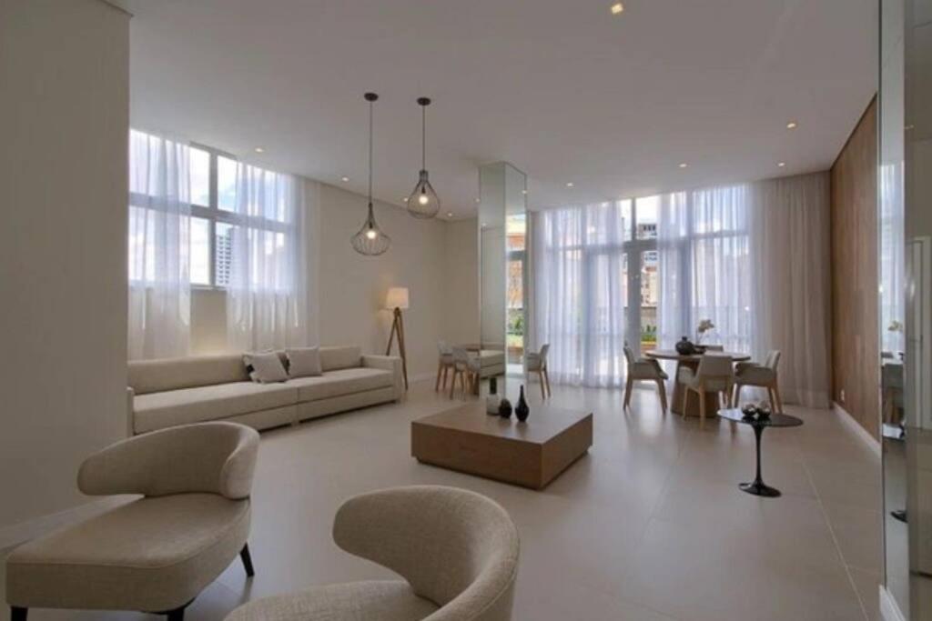 Flat sensacional 5 pessoas em condomínio moderno 2 suites climatizados