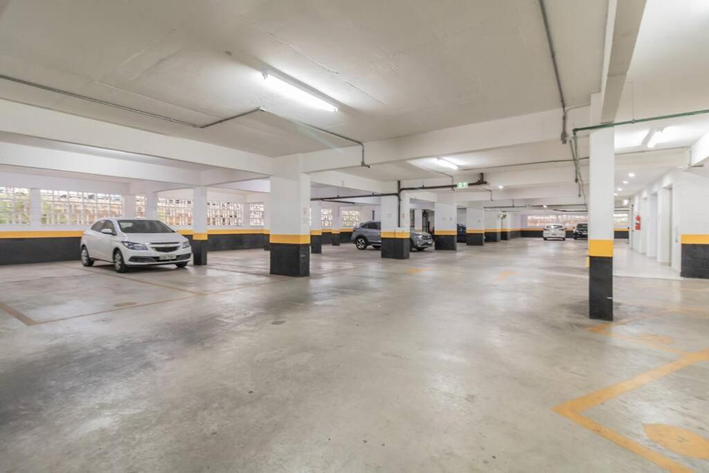 Flat sensacional 5 pessoas em condomínio moderno 2 suites climatizados