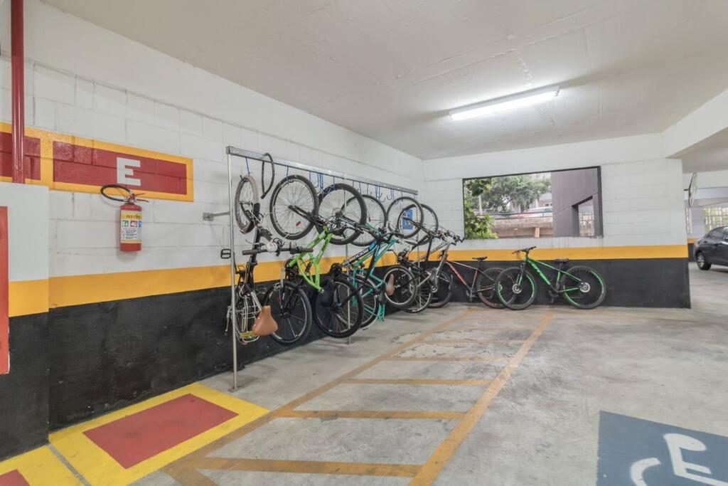 Flat sensacional 5 pessoas em condomínio moderno 2 suites climatizados