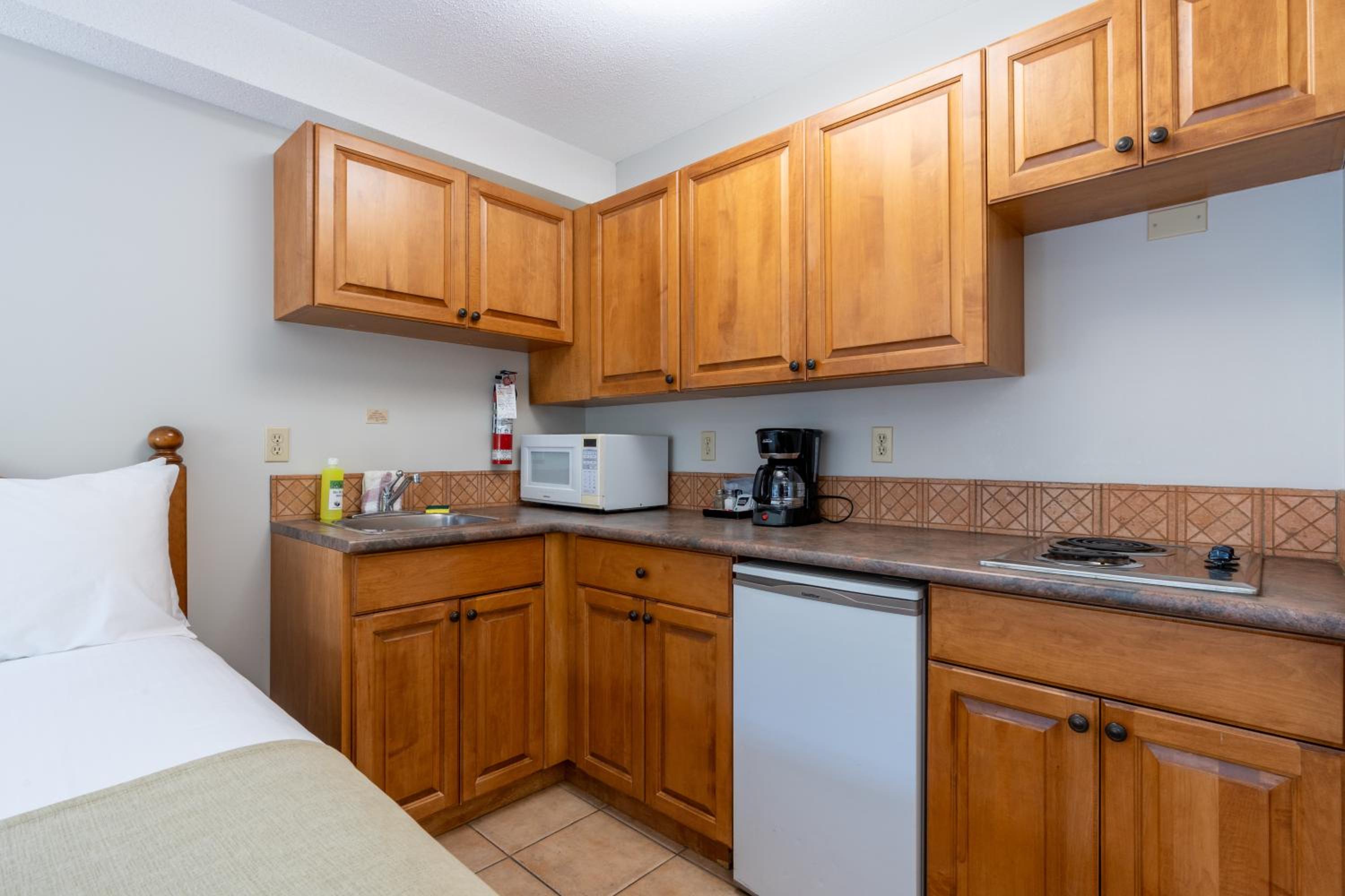 Sun Peaks Vacations - Sundance Lodge - Property Image 8