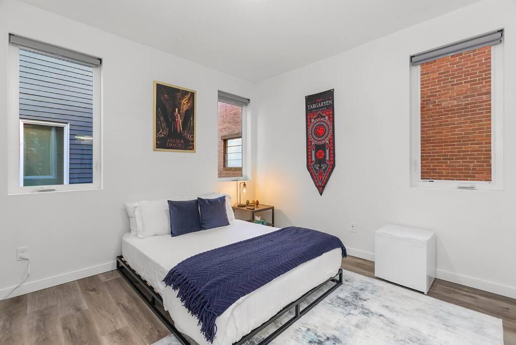 Seattle Vacations - Meleys' Crimson Keep: Driftmark's Suite - Property Image 1